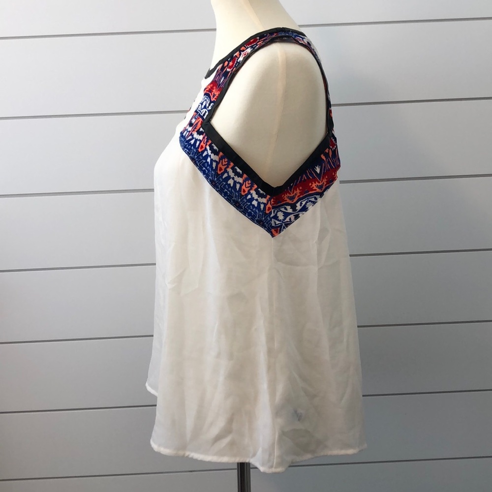 Express sheer tribal top - Picture 3 of 6